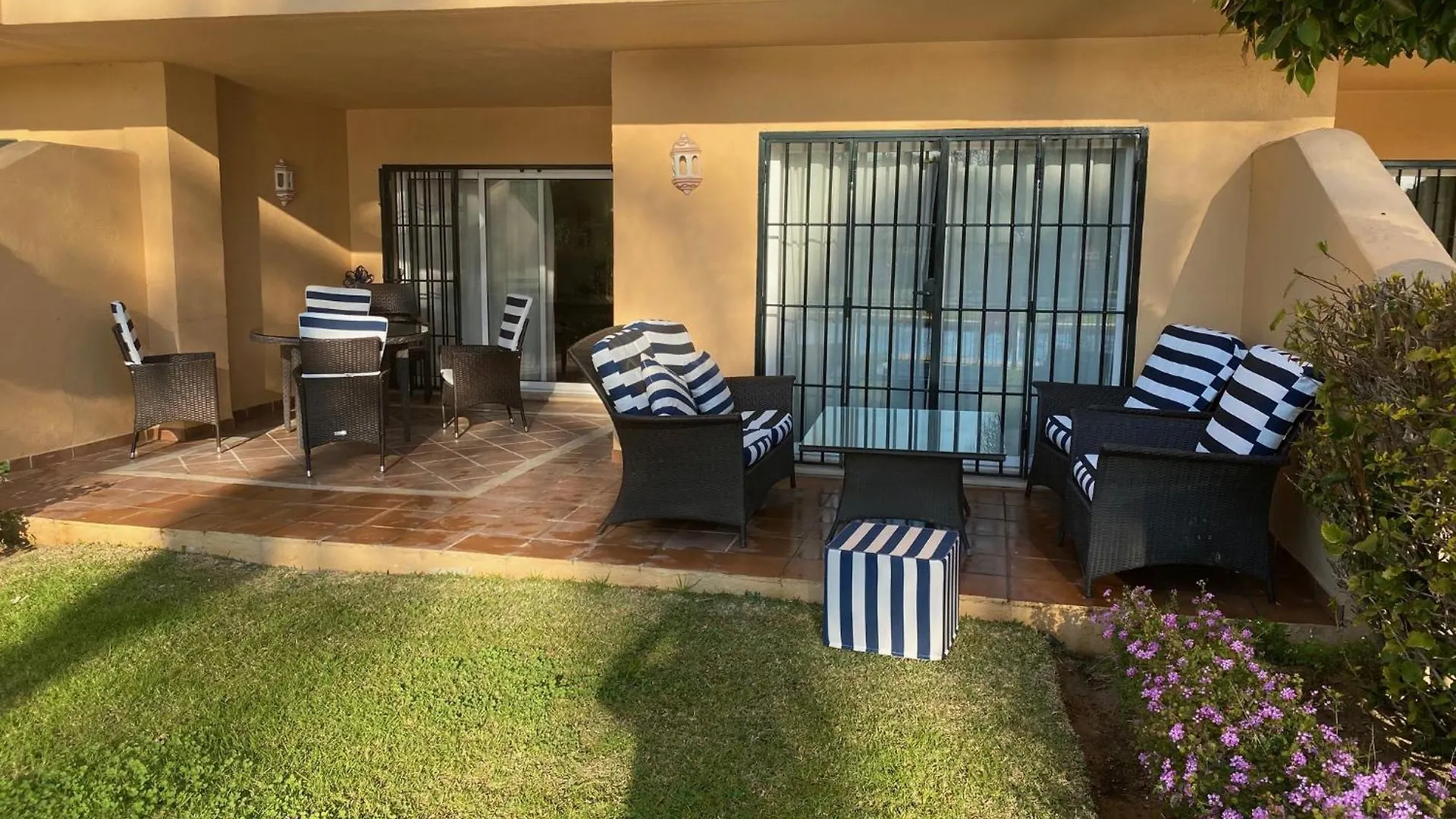 Lovely 2-Bed Apartment In Elviria Nr Marbella